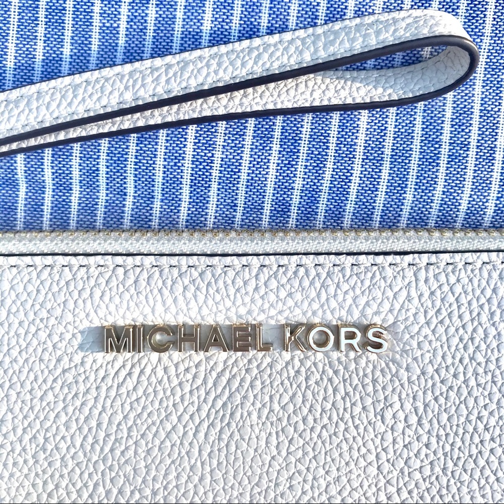 ✨HPx2✨ [Michael Kors] Jet Set Leather Wristlet - Picture 2 of 8
